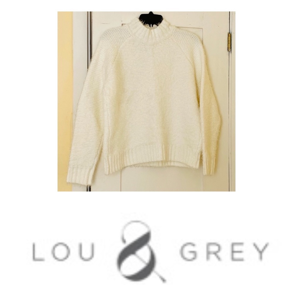 LOU & GREY BNWT off-white colored fuzzy sweater. Retail $69.50 Size Small